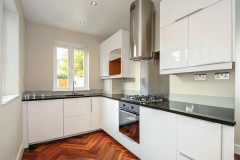 4 bedroom house to rent, Fallow Court Avenue, North Finchley, London, N12