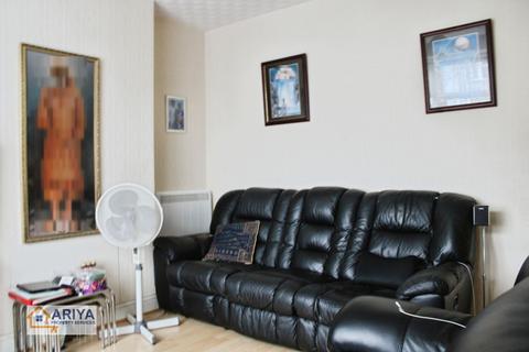3 bedroom semi-detached house for sale, The Approach, Crown Hills, Leicester LE5