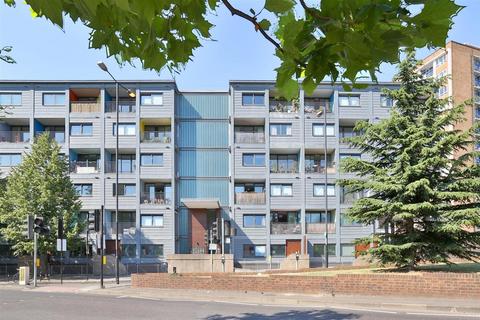 1 bedroom flat for sale, Northwold Road, Raines Court, N16