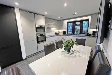 4 bedroom detached house for sale, Stonebridge, Peterborough PE2