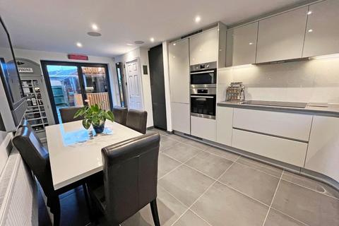 4 bedroom detached house for sale, Stonebridge, Peterborough PE2