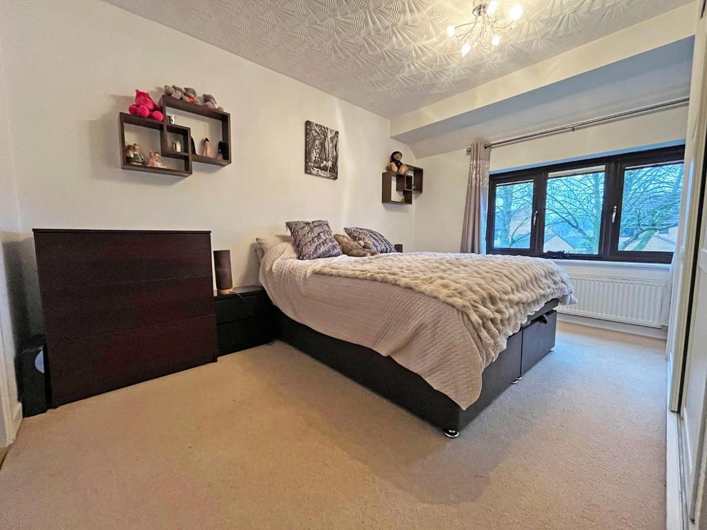 Bed 1.jpg