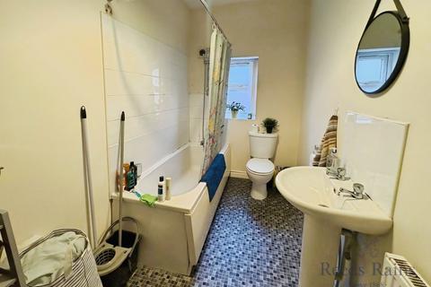2 bedroom apartment to rent, Bentley Road, Merseyside L8