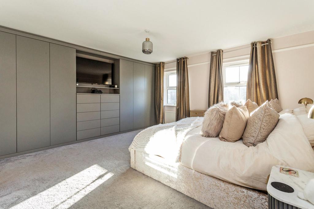 Masterbedroomc