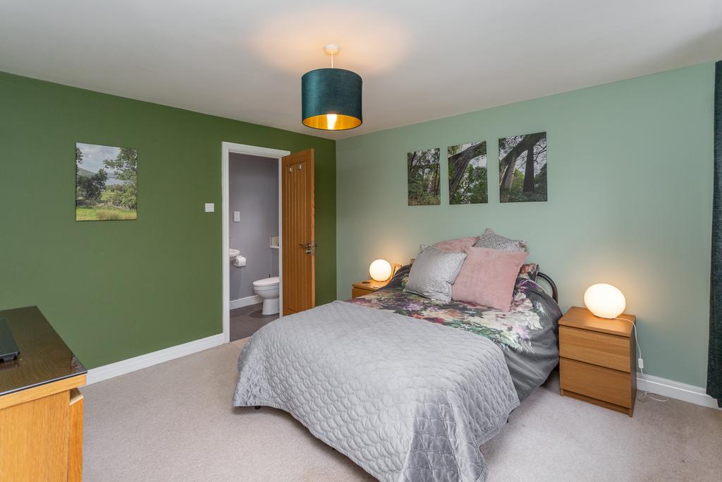 19bedroom3