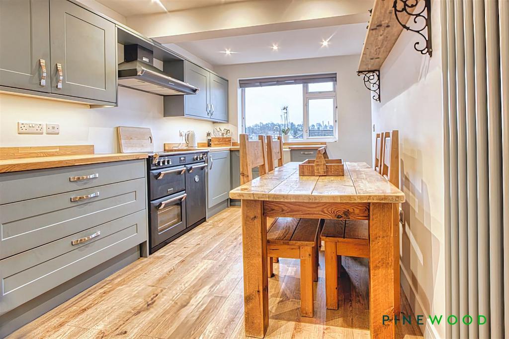Kitchen diner