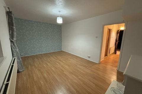2 bedroom maisonette to rent, 111a Mungo Park Road Rainham RM13 7PP