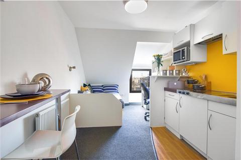 undefined, Fulham Palace Road, London W6