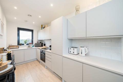 2 bedroom flat for sale, St. Johns Road, Isleworth TW7