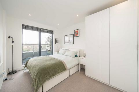 2 bedroom flat for sale, St. Johns Road, Isleworth TW7