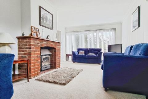 4 bedroom bungalow for sale, High Street, Gravenhurst, Bedfordshire, MK45