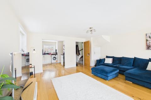 2 bedroom end of terrace house to rent, The Common, Stokenchurch, Buckinghamshire