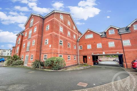 3 bedroom flat for sale, Salthouses, Osborne Road, FY4 1GY