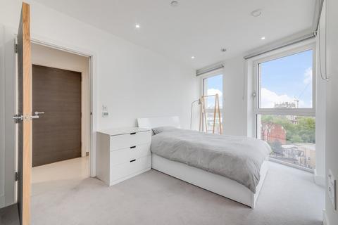 2 bedroom flat to rent, Conquest Tower, 130 Blackfriars Road, London
