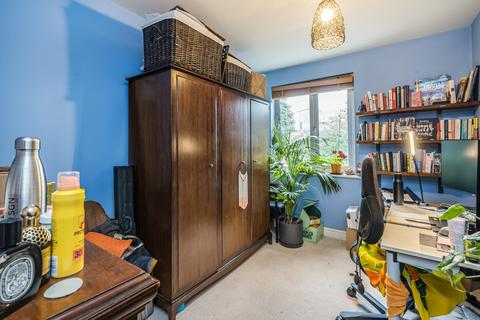 2 bedroom flat to rent, Morton Close, London, E1