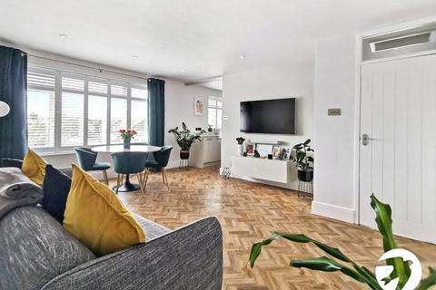 2 bedroom flat for sale, Sandringham Court, Fairfield Close, Sidcup, Kent, DA15