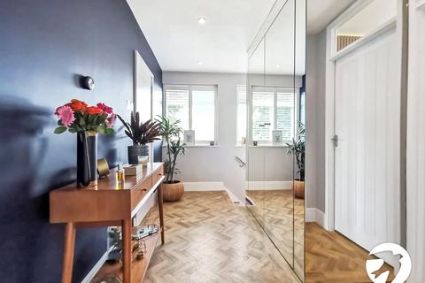 2 bedroom flat for sale, Sandringham Court, Fairfield Close, Sidcup, Kent, DA15
