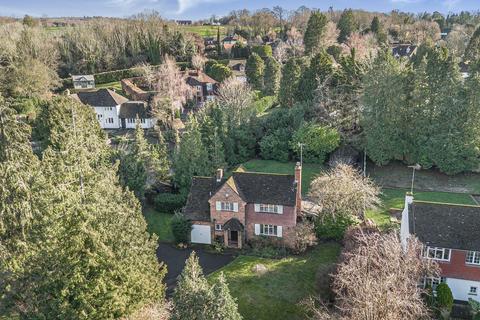 3 bedroom detached house for sale, Garden Close, Leatherhead, KT22