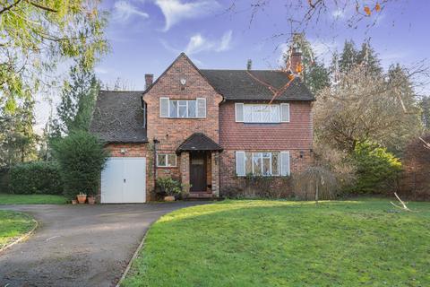 3 bedroom detached house for sale, Garden Close, Leatherhead, KT22