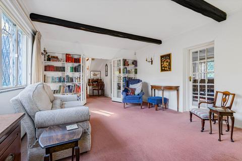 3 bedroom detached house for sale, Garden Close, Leatherhead, KT22