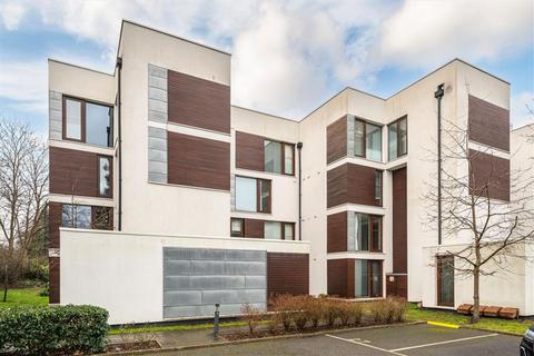 2 bedroom flat for sale, Rivermead Close, Teddington TW11