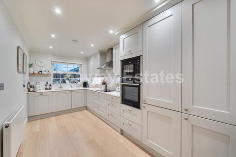 4 bedroom semi-detached house for sale, Sandwick Close, Mill Hill, NW7