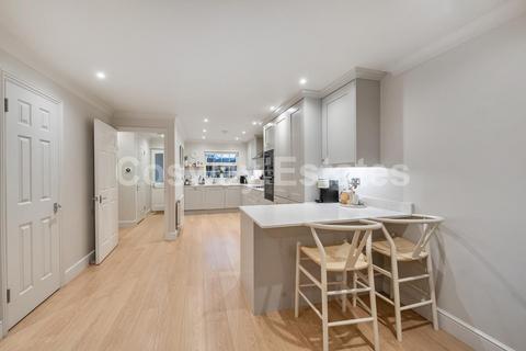 4 bedroom semi-detached house for sale, Sandwick Close, Mill Hill, NW7