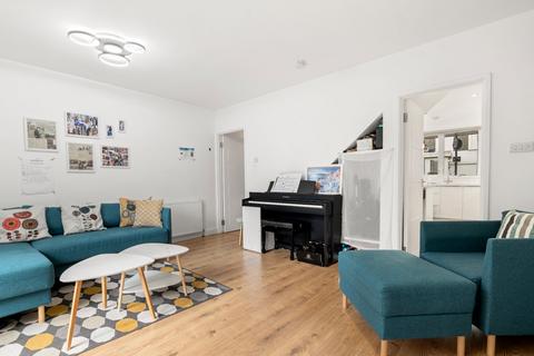 3 bedroom flat to rent, Pratt Street, Camden, London