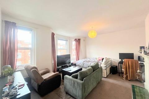 1 bedroom flat to rent, North Lodge Road, Penn Hill, BH14
