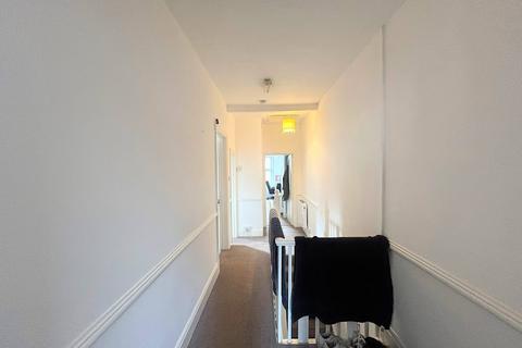 1 bedroom flat to rent, North Lodge Road, Penn Hill, BH14