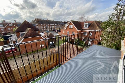 2 bedroom flat to rent, The Parade, Epsom KT18