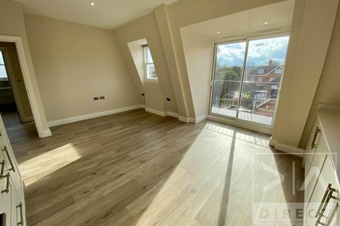 2 bedroom flat to rent, The Parade, Epsom KT18