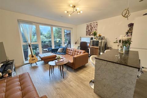 2 bedroom flat to rent, 31, Westmoreland Road, London NW9