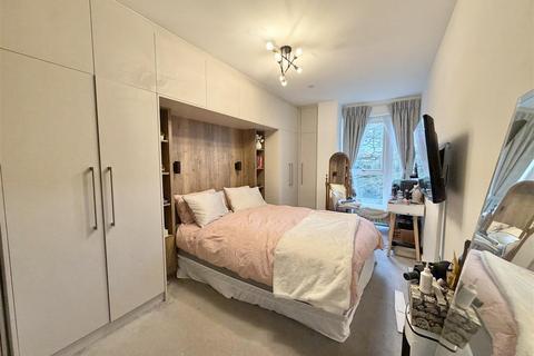 2 bedroom flat to rent, 31, Westmoreland Road, London NW9