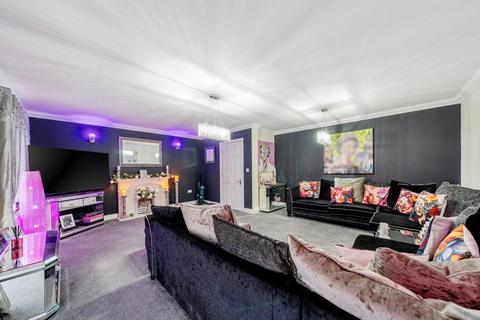 4 bedroom detached house for sale, Compass Close,  Ashford,  TW15