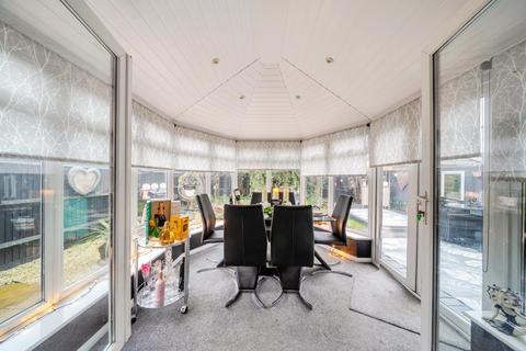 4 bedroom detached house for sale, Compass Close,  Ashford,  TW15