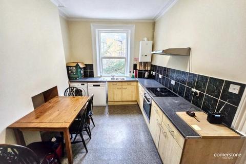 3 bedroom flat for sale, London SE19