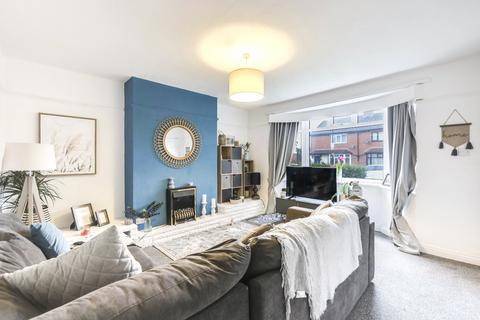 2 bedroom end of terrace house for sale, Park Road, Yeadon, Leeds, West Yorkshire, LS19