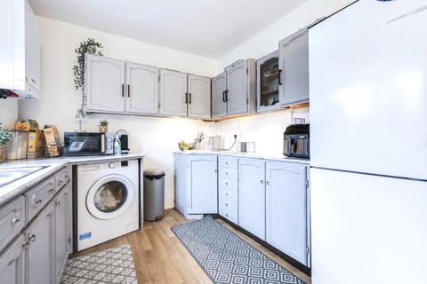 2 bedroom end of terrace house for sale, Park Road, Yeadon, Leeds, West Yorkshire, LS19