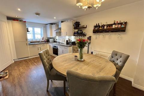 undefined, Wisteria Way, Glossop
