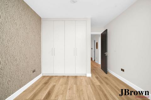3 bedroom apartment to rent, Park Lane, Croydon, Surrey, CR0
