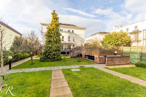 2 bedroom house for sale, Park Place, Cheltenham GL50