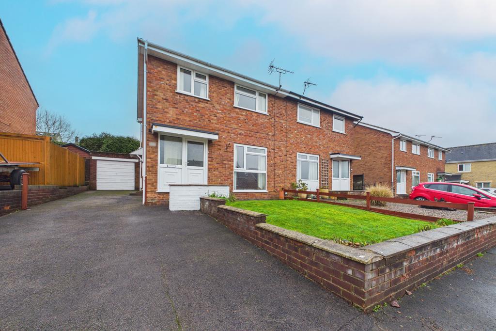 Spacious three bedroom residence in a highly desi