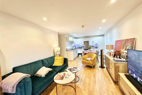 2 bedroom apartment to rent, Knightley Walk, Wandsworth, London, SW18