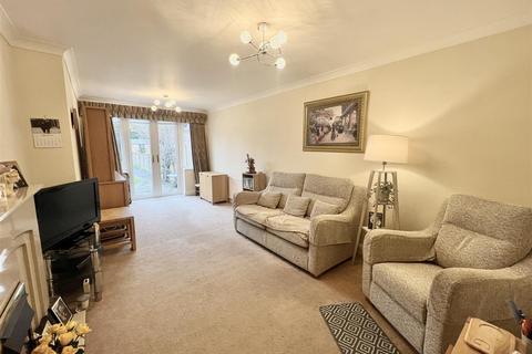 3 bedroom semi-detached house for sale, Ludford Grove, Sale