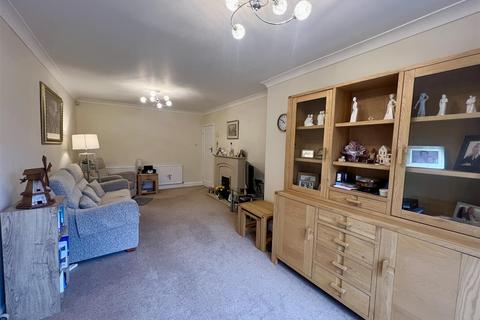 3 bedroom semi-detached house for sale, Ludford Grove, Sale