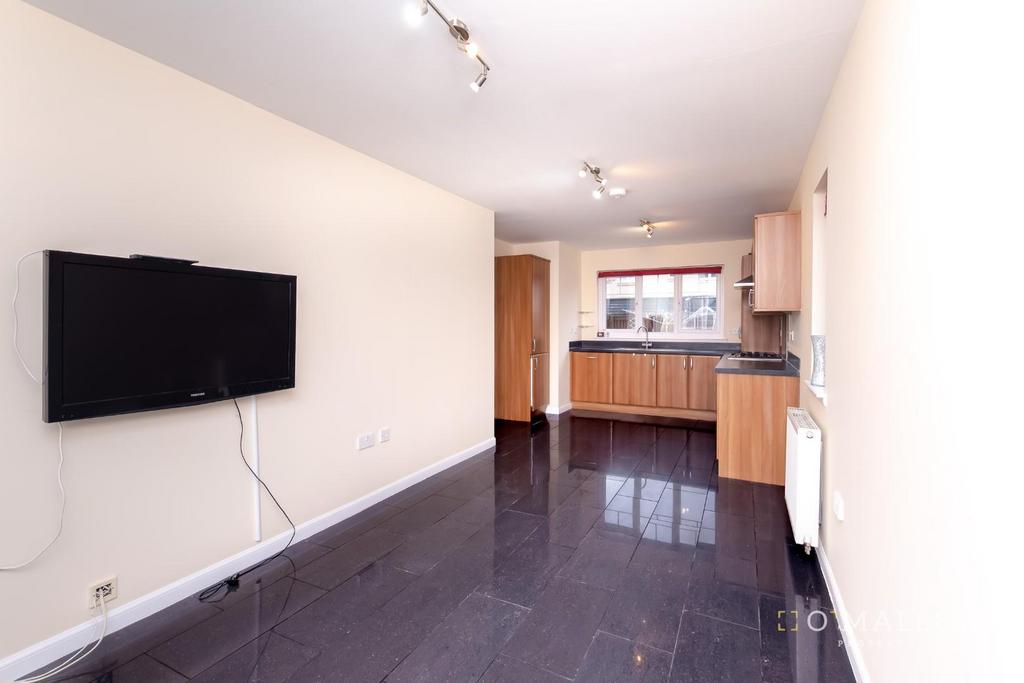 Kitchen / Dining