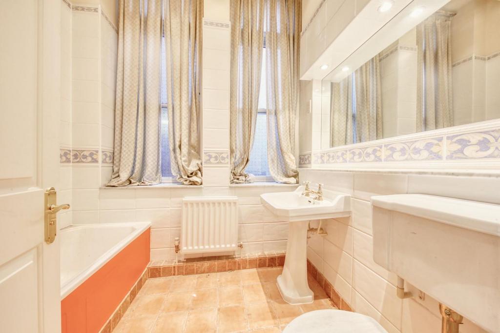 2 O8 A0540 HDR.jpg