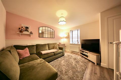 2 bedroom terraced house for sale, Banks Drive, Hessle