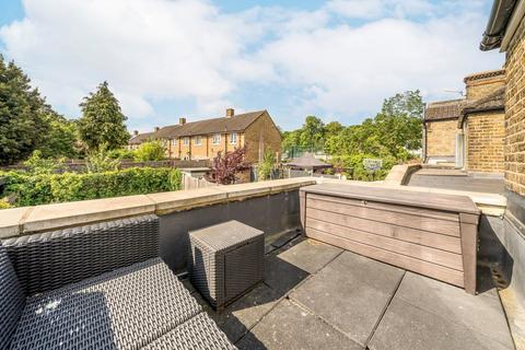 2 bedroom flat for sale, Tritton Road, London SE21